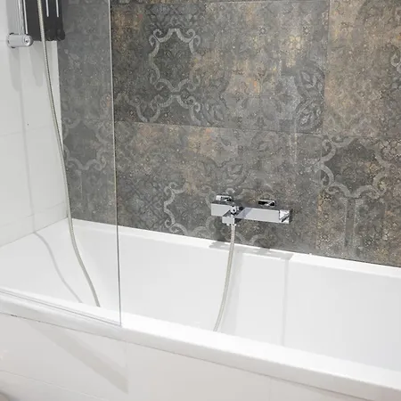 Konukevi Bottega Artistica Roma