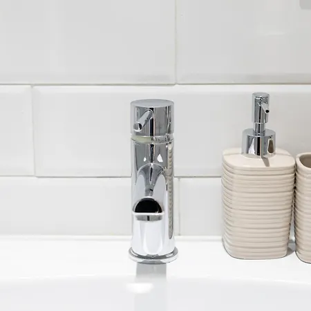 Konukevi Bottega Artistica Roma