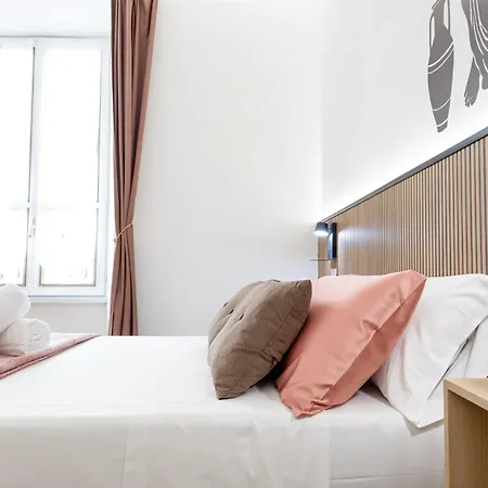 Konukevi Bottega Artistica Roma